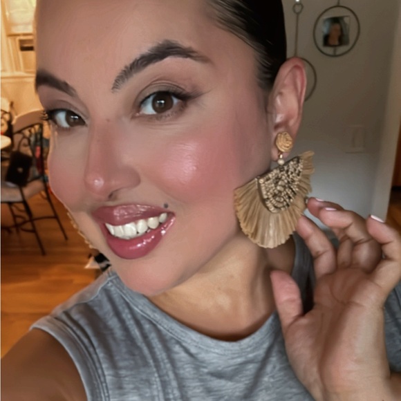 ‼️Meet your Seller/Buyer‼️ - Picture 8 of 12